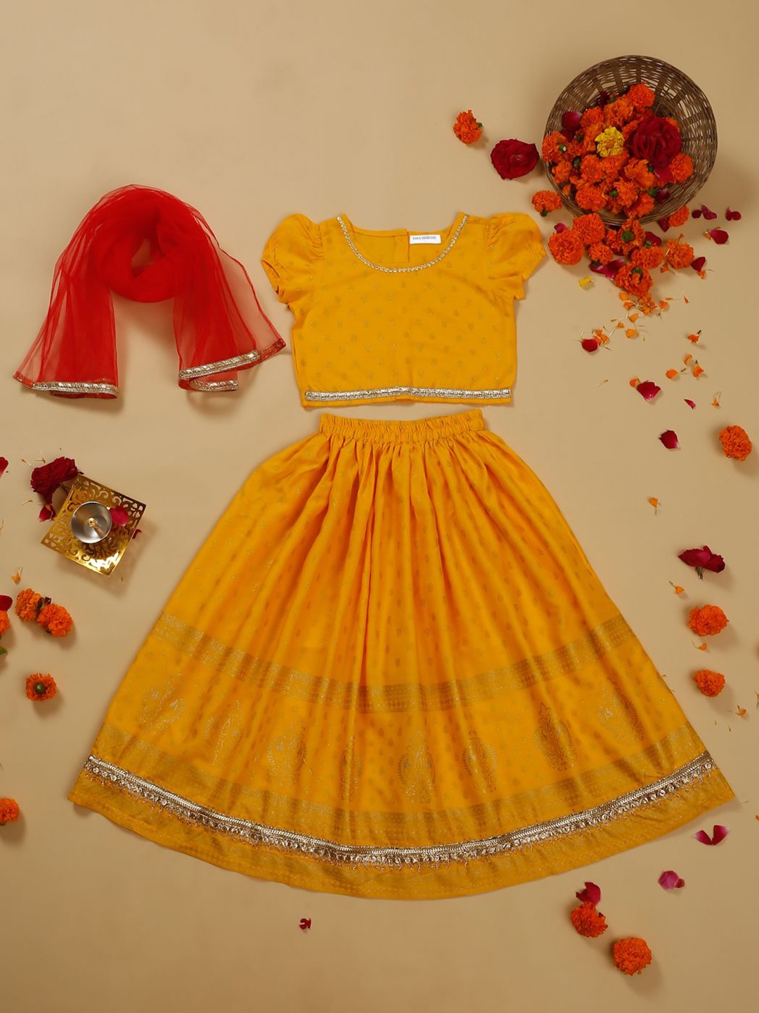 

SAKA DESIGNS Girls Foil Printed Gotta Patti Ready to Wear Lehenga & Blouse With Dupatta, Yellow