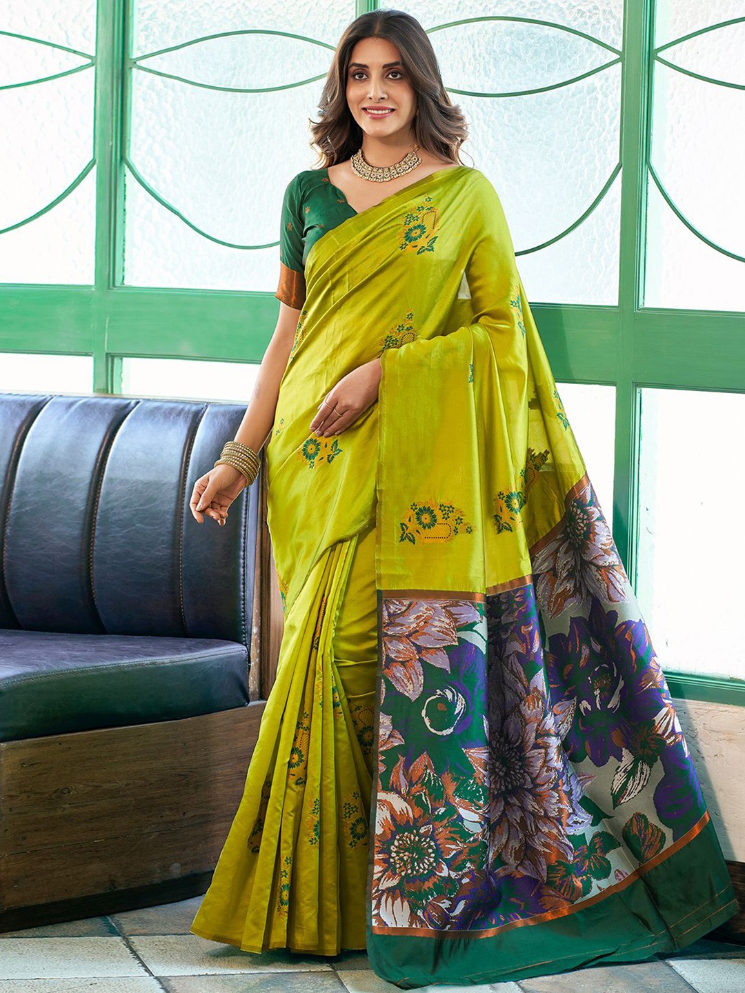 

Satrani Woven Designed Pure Silk Banarasi Saree, Green