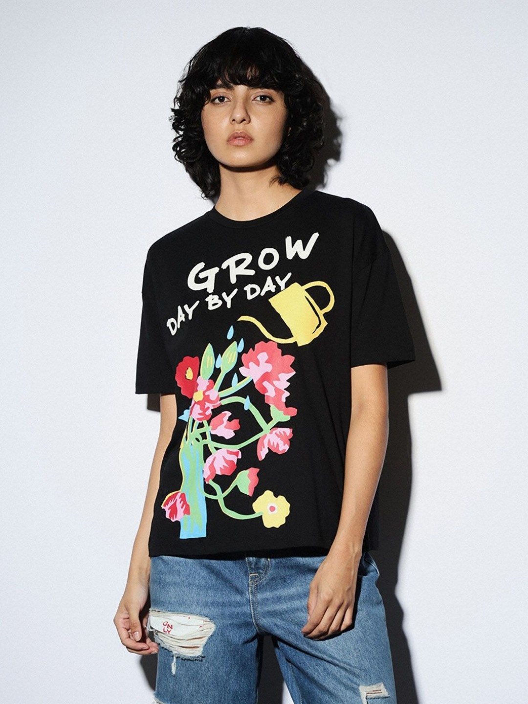 

ONLY Women Typography Printed Round Neck Cotton T-Shirt, Black