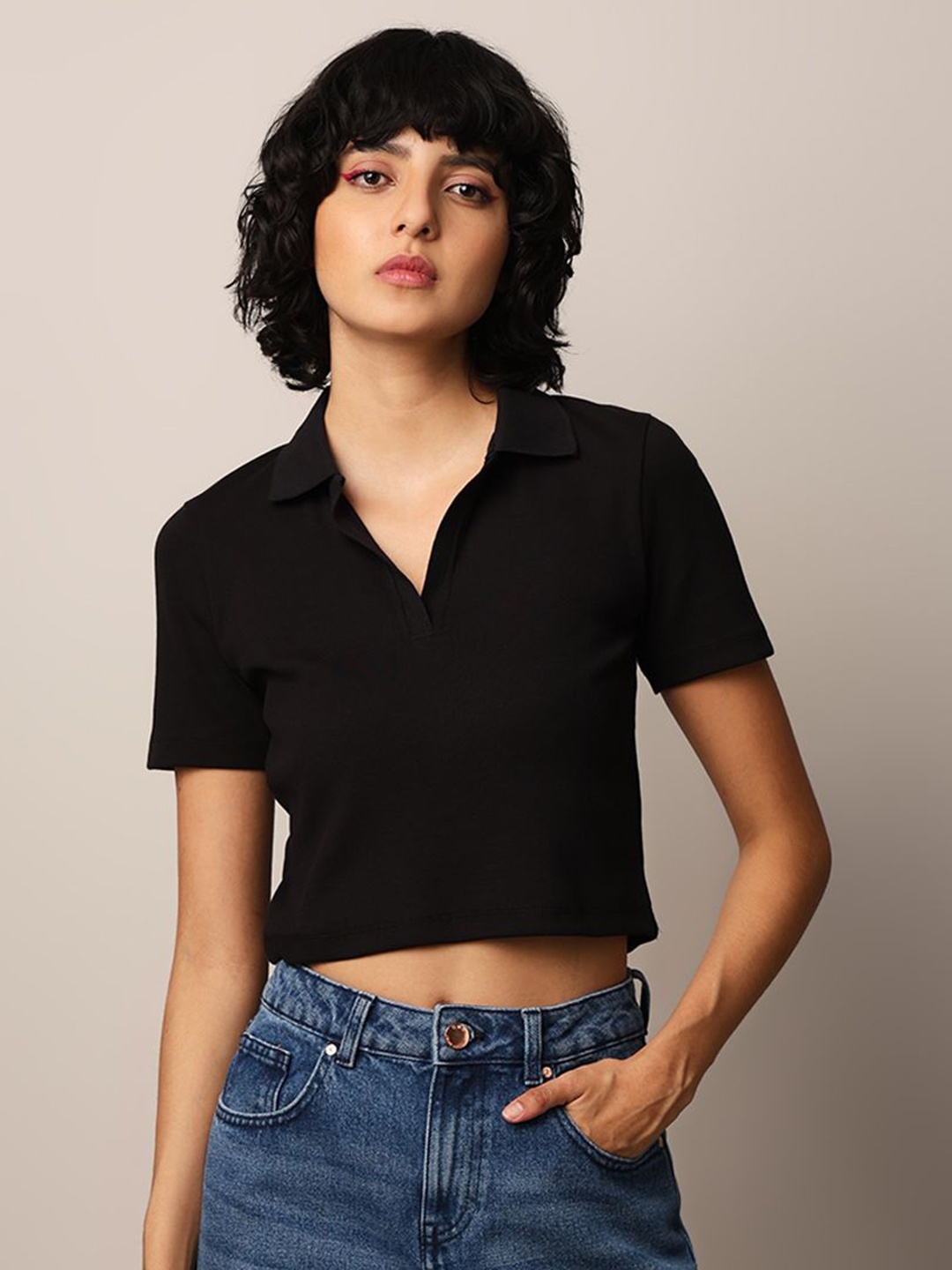 

ONLY Women Solid Polo Collar Elastane Boxy T-Shirt, Black