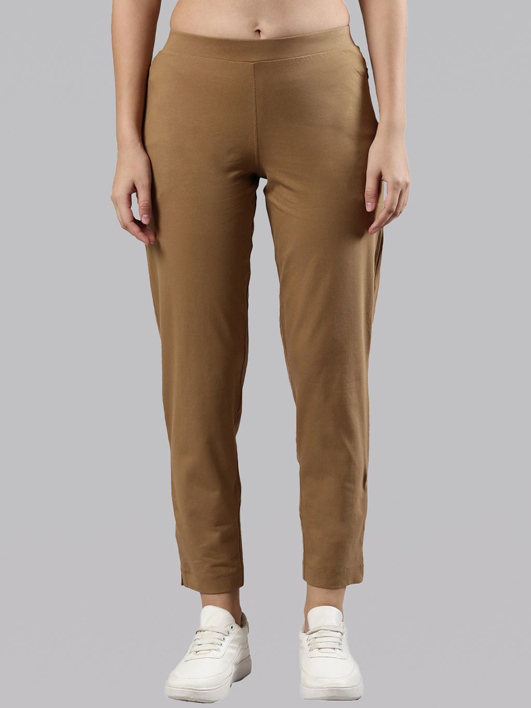 

Femmora Women Loose Fit Trousers, Camel brown