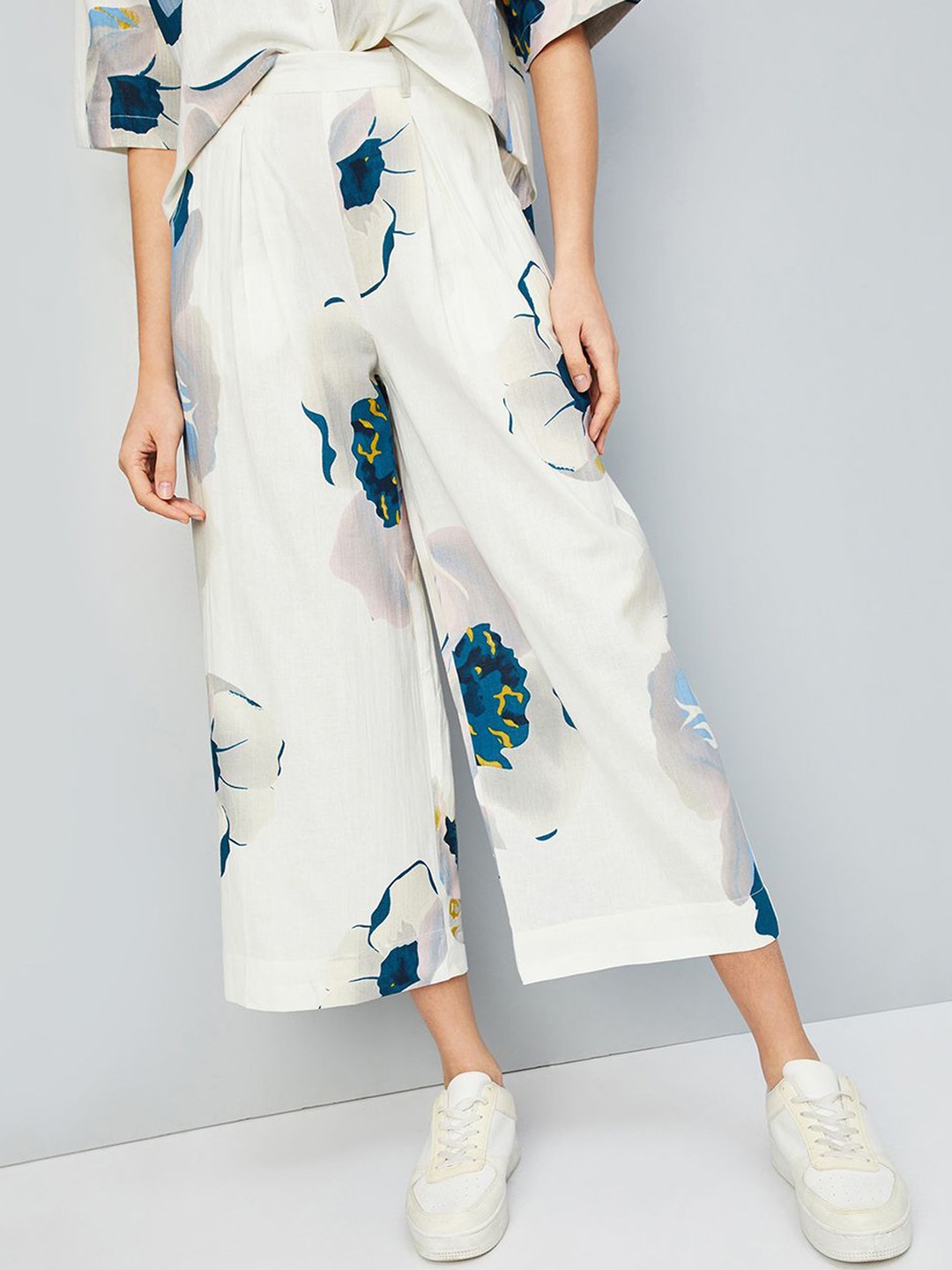 

max Women Floral Printed Mid-Rise Pure Cotton Parallel Trouser, Off white