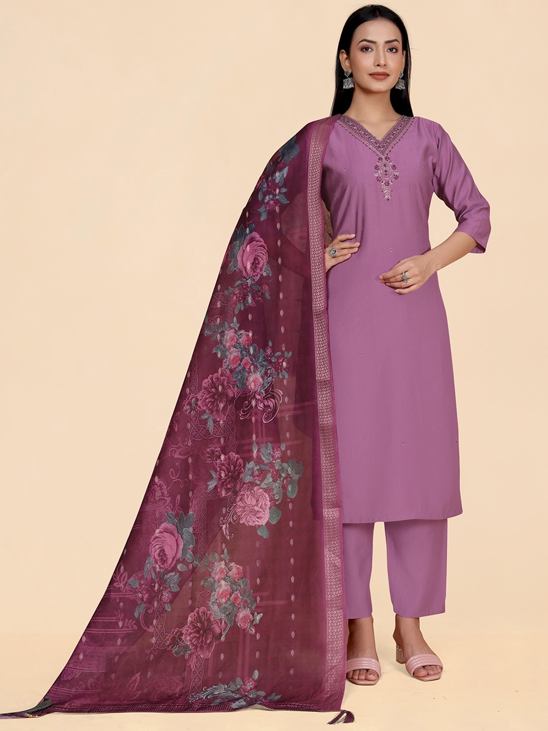 

WINE LADY Ethnic Motifs Yoke Design Thread Work Kurta With Trousers & Dupatta, Lavender