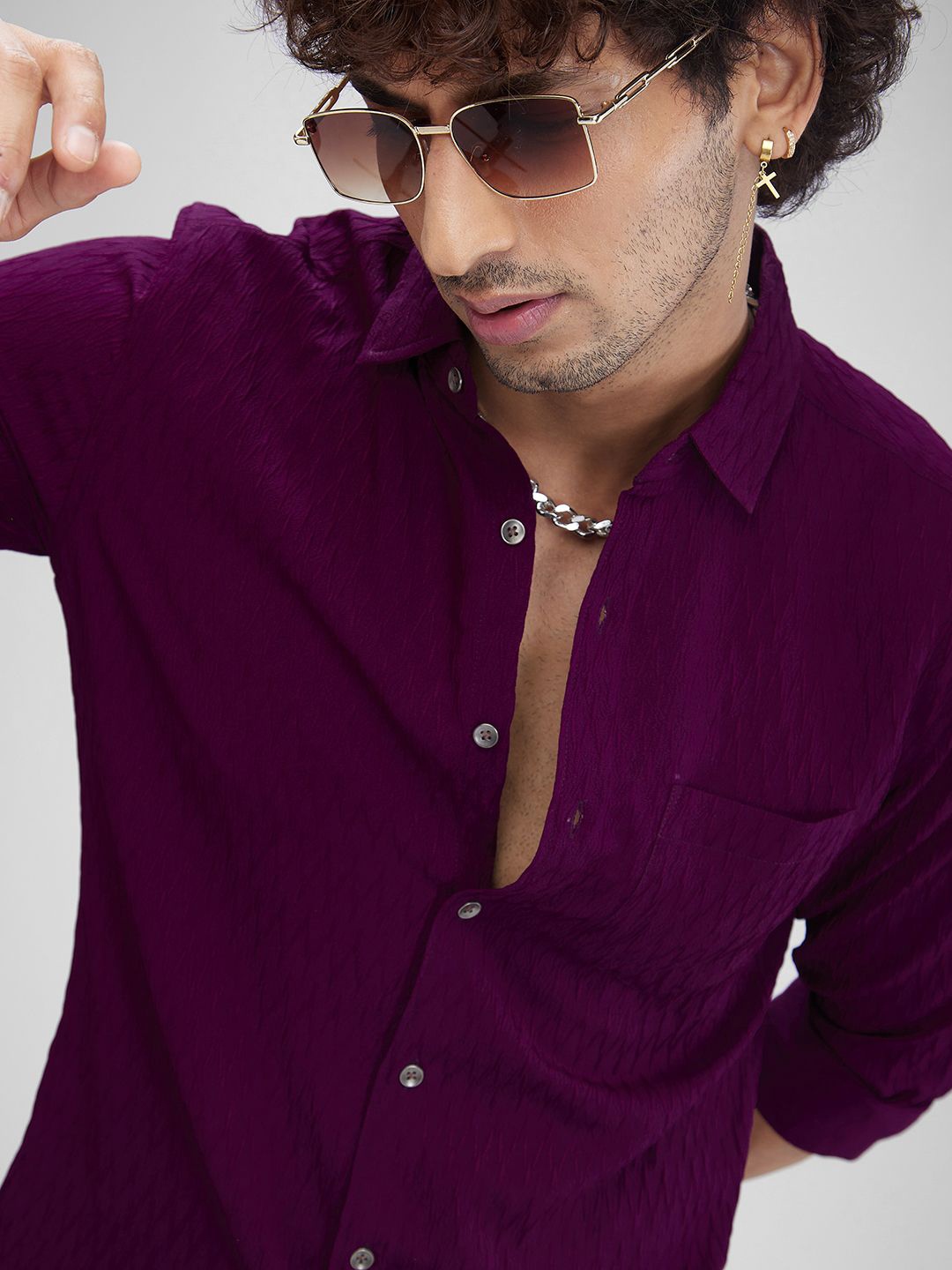 

VASTRADO Men Solid Textured Classic Slim Fit Casual Shirt, Magenta