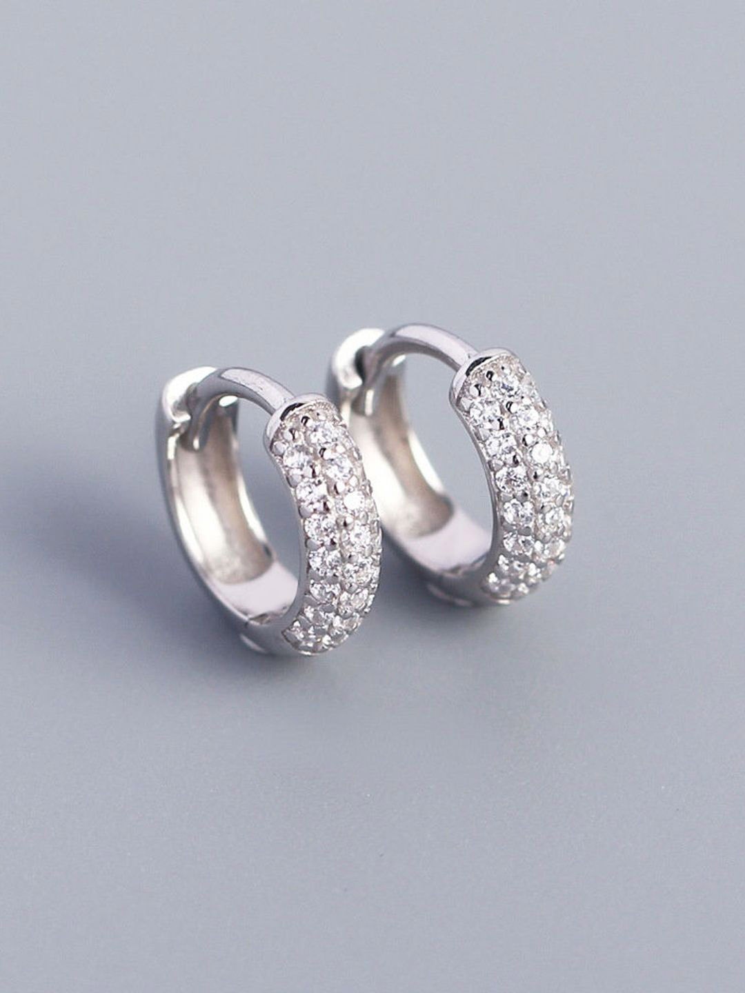 

FIMBUL Men Stone-Studded Stainless Steel Classic Hoop Earrings, Silver