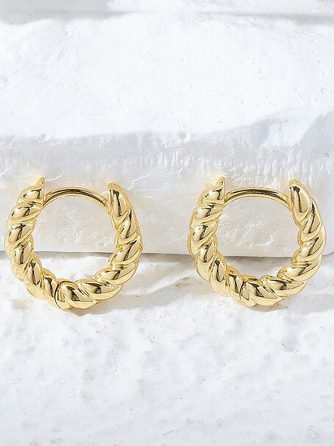 

Krelin Men Classic Hoop Earrings, Gold