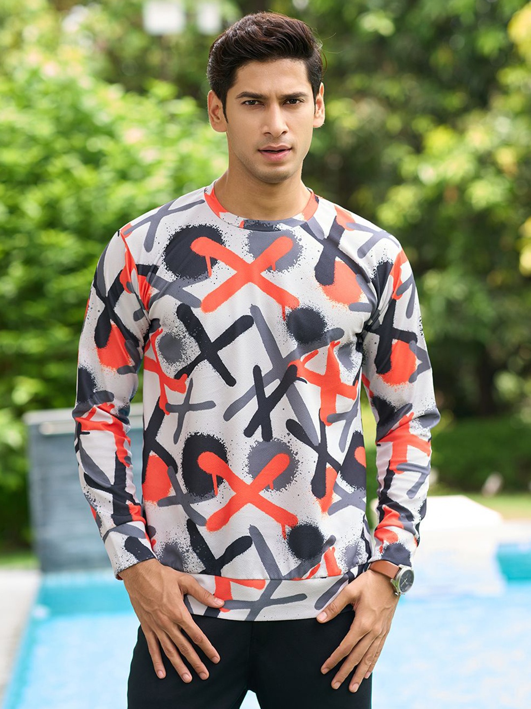 

Fashion FRICKS Men Printed Henley Neck Applique T-shirt, Multi