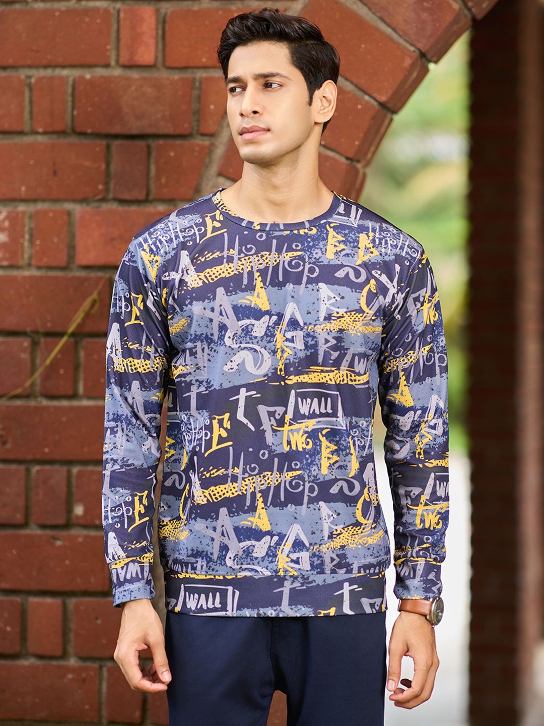 

Fashion FRICKS Men Striped Henley Neck Applique T-shirt, Multi