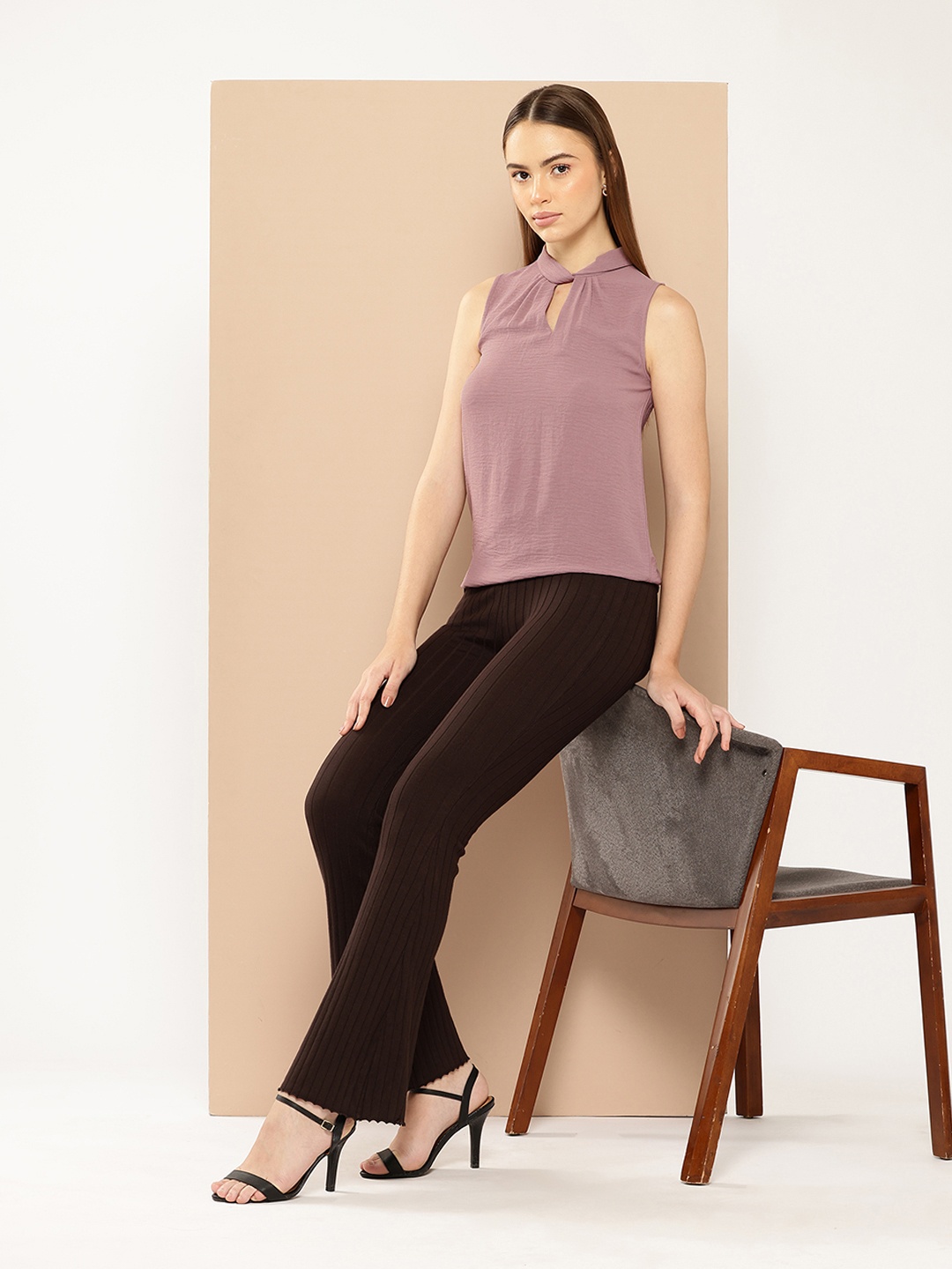 

her by invictus Sleeveless Keyhole Neck Top, Brown