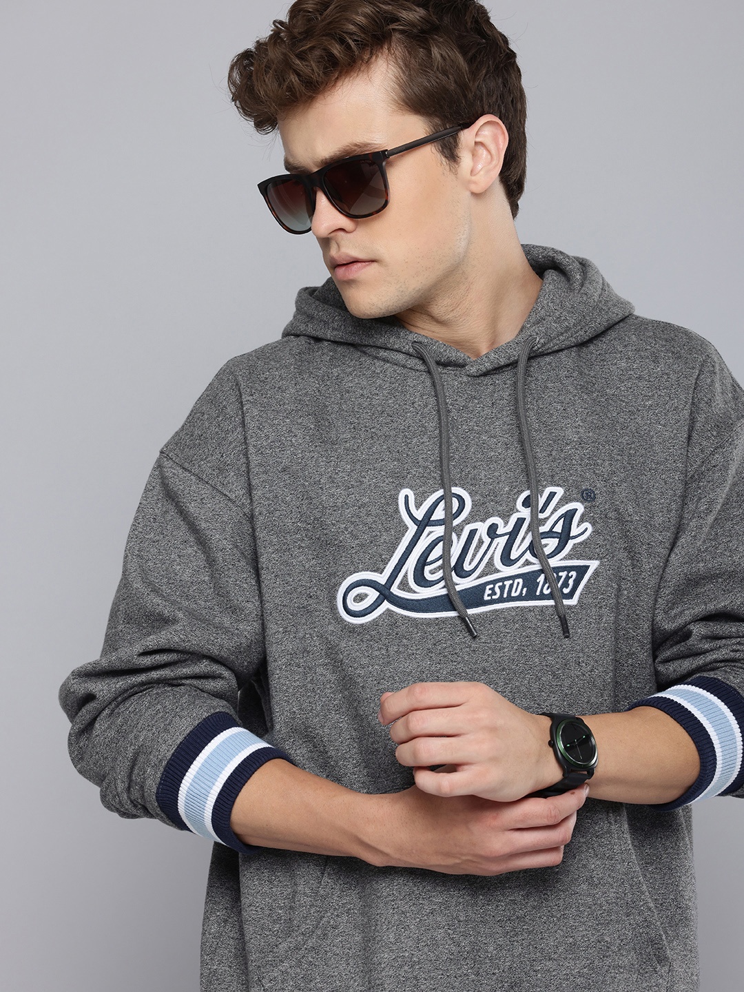 

Levis Brand Logo Embroidered Pullover Sweatshirt, Grey