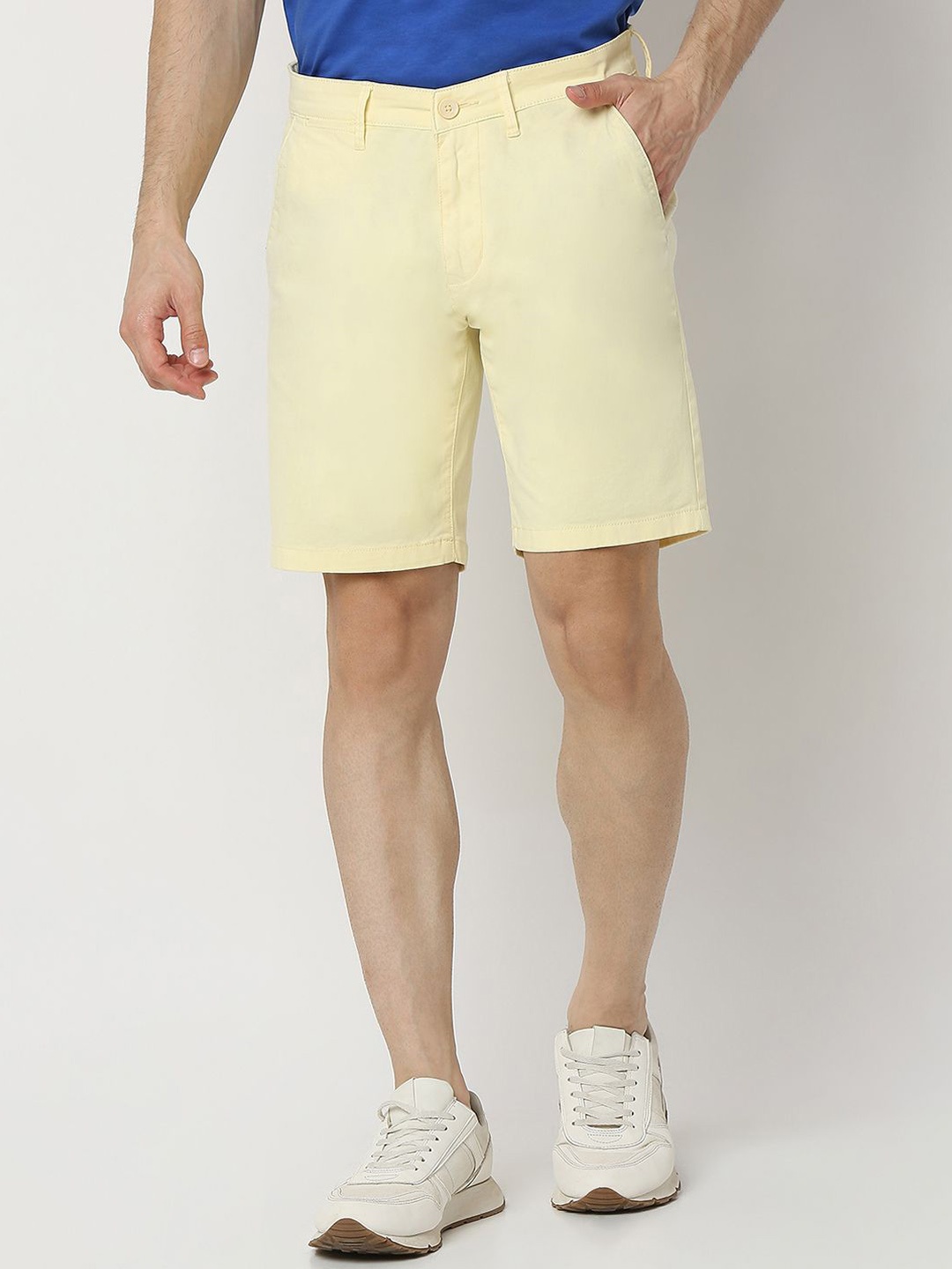 

SPYKAR Men Mid-Rise Shorts, Yellow