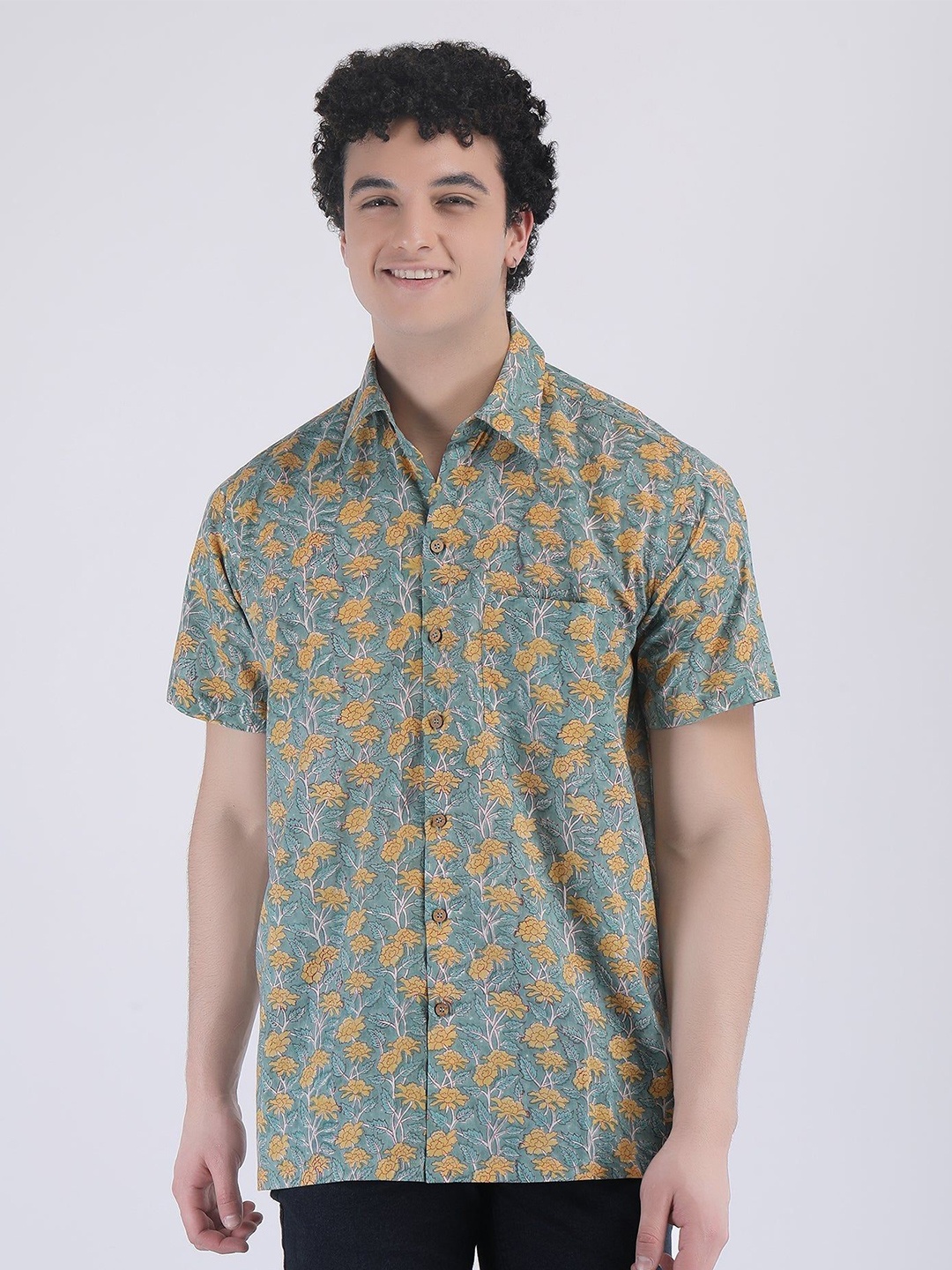 

HUE & HIDE Men Modern Floral Opaque Printed Casual Shirt, Green