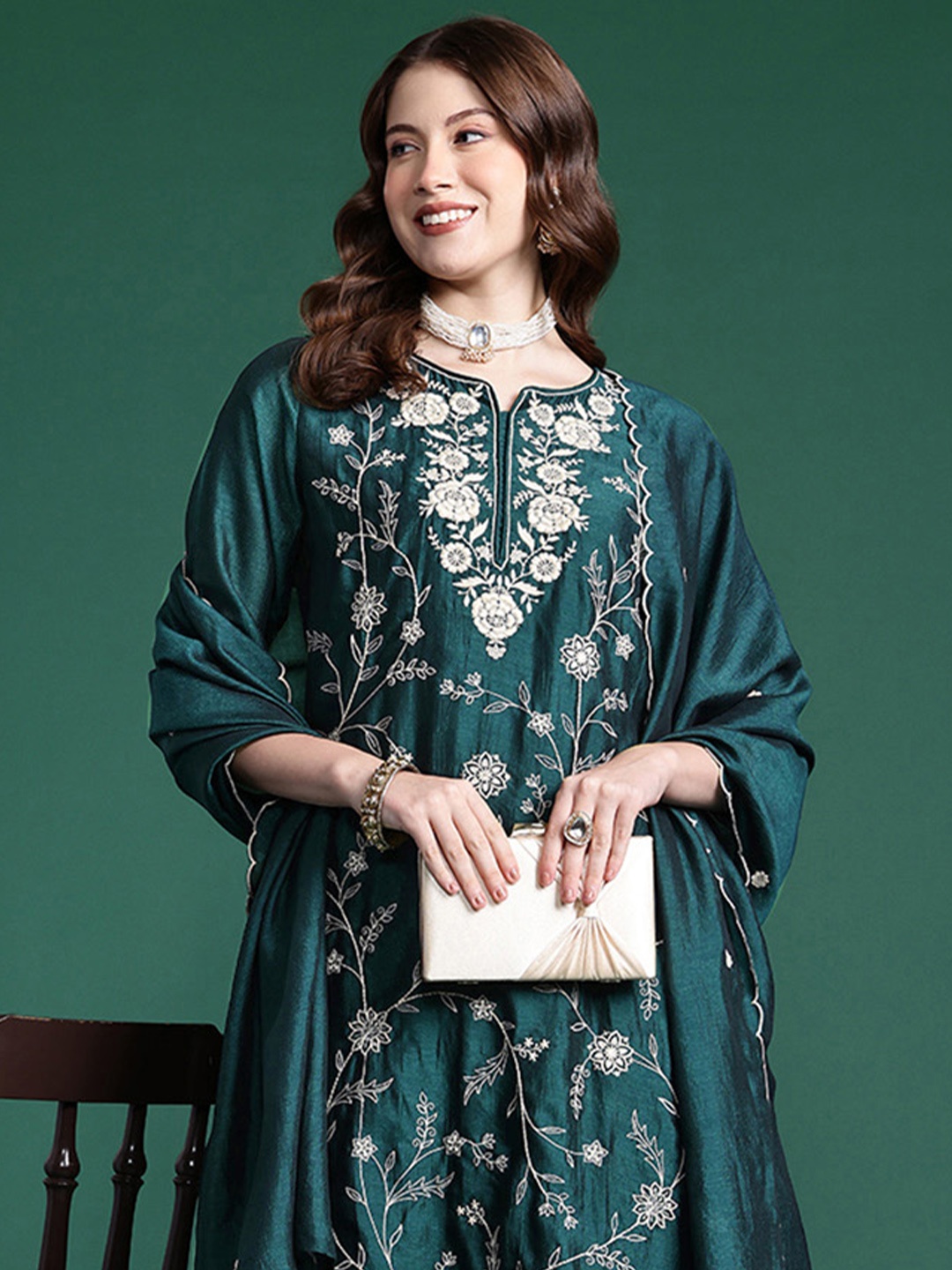 

Indo Era Women Embroidered Straight Kurta Set, Teal