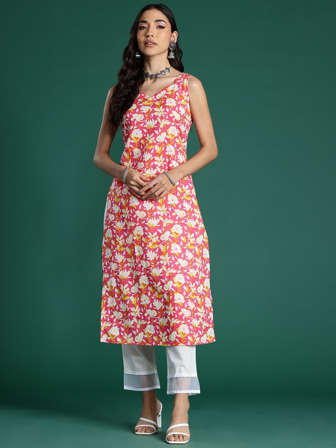 

Indo Era Women Floral Printed Pure Cotton Kurta, Pink