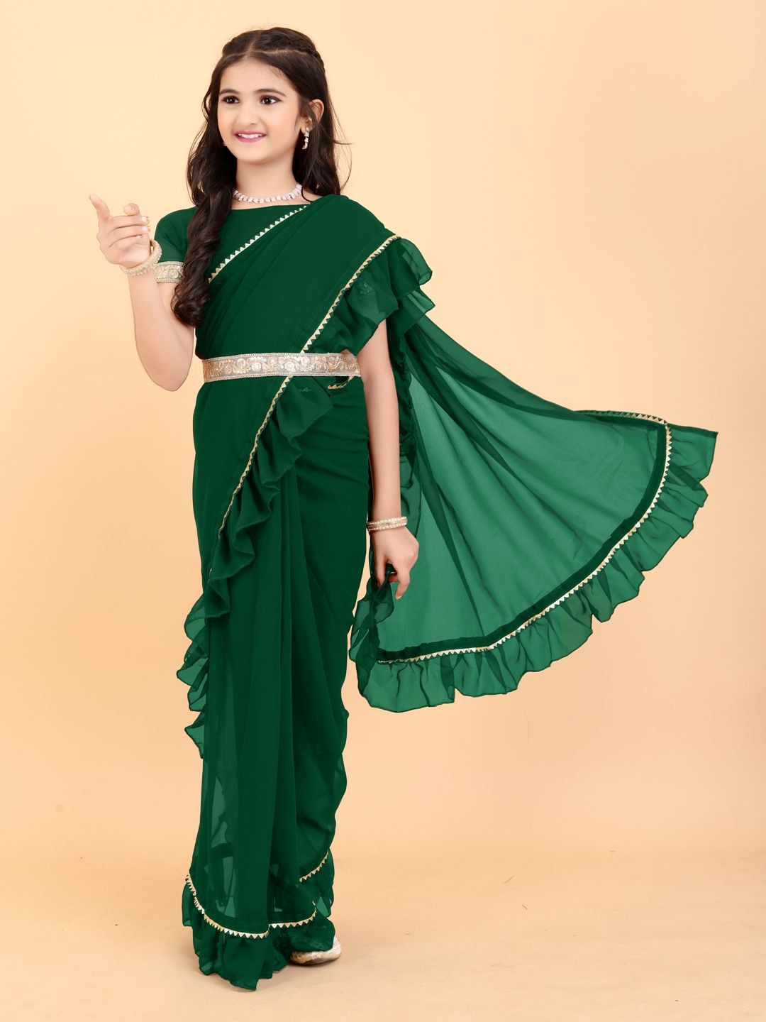 

Shrithi Fashion Fab Embroidered Pure Georgette Belted Saree, Green