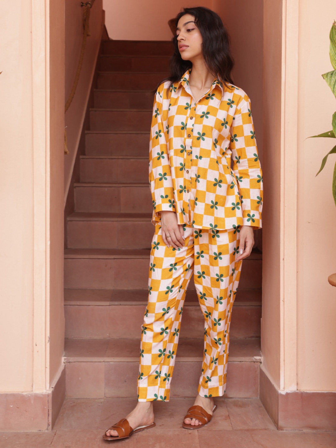 

SHIBUI Women Floral Printed Tailored High-Rise Trousers, Mustard