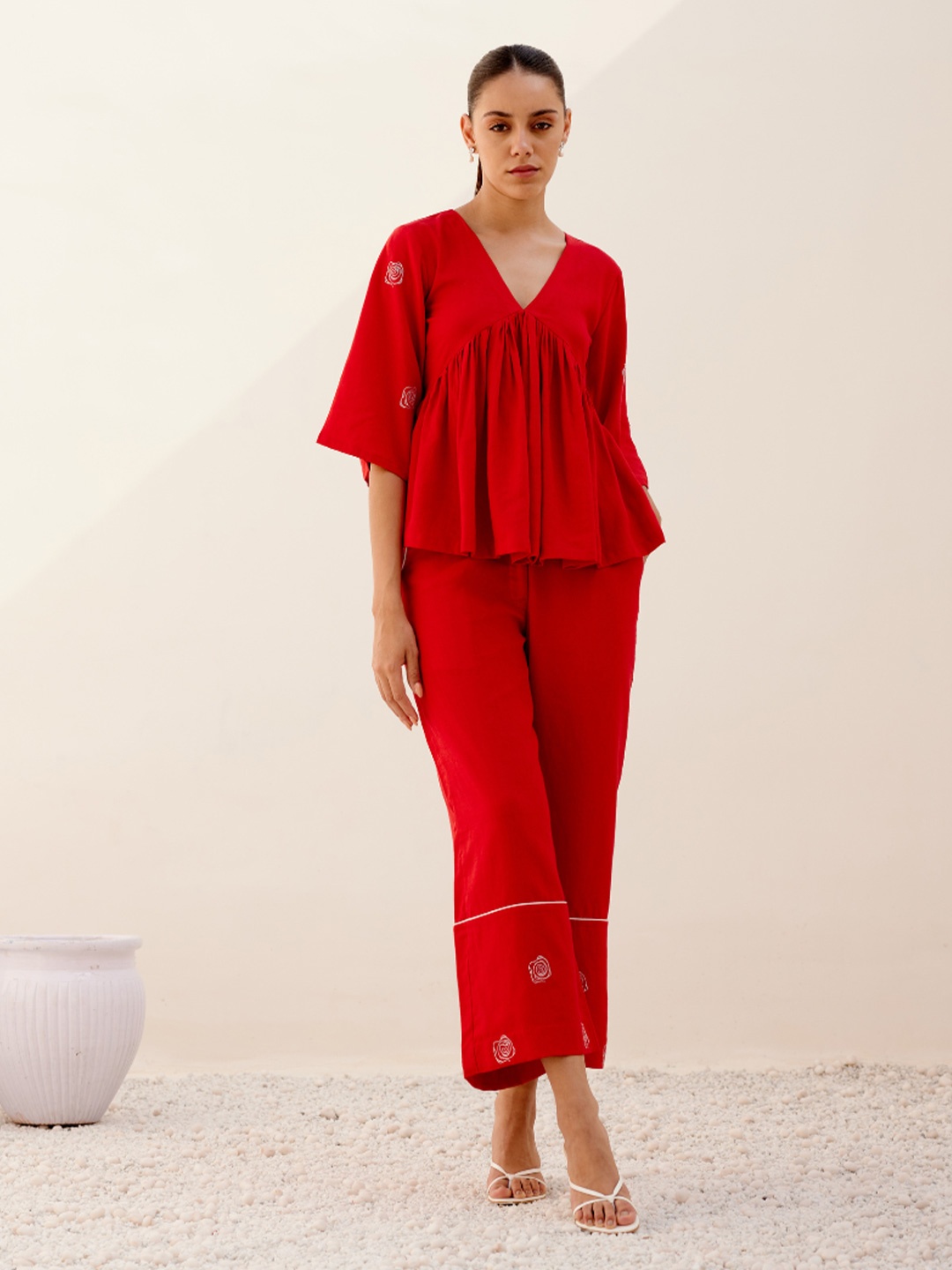 

SHIBUI Embroidered V-Neck Top With Trouser, Red