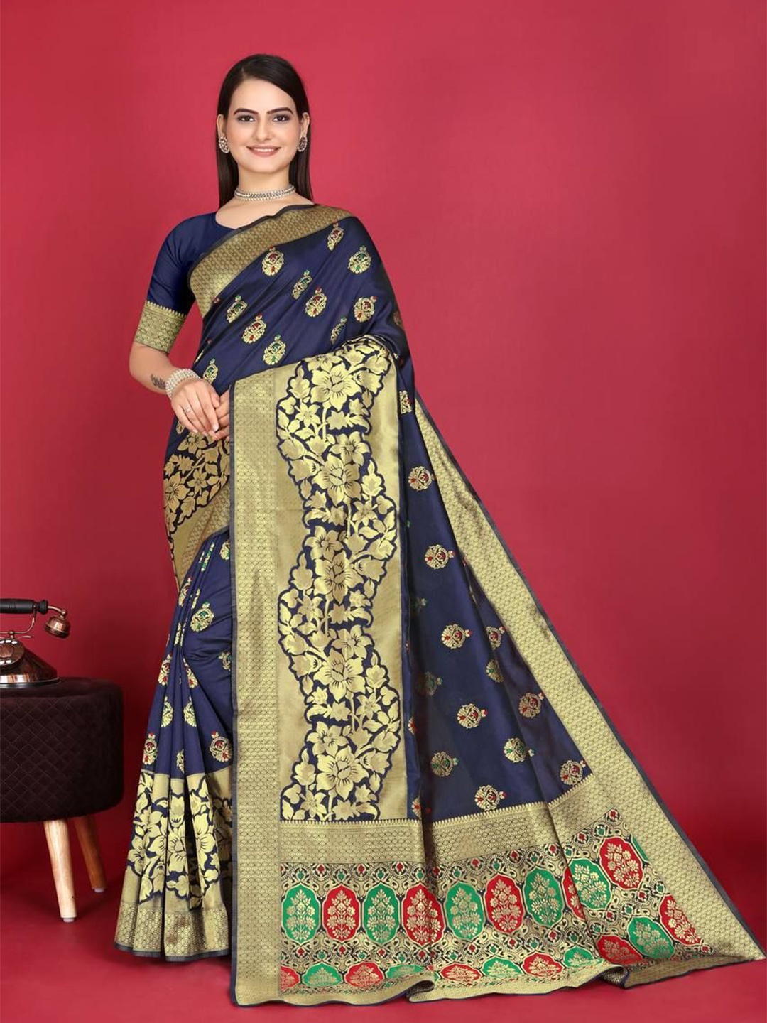 

Sanwariya Silk Ethnic Motifs Zari Kanjeevaram Saree, Navy blue