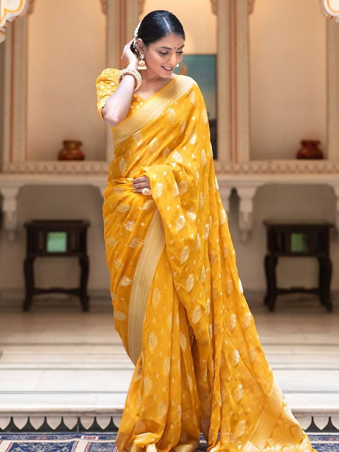 

Sanwariya Silk Woven Design Zari Kanjeevaram Saree, Yellow