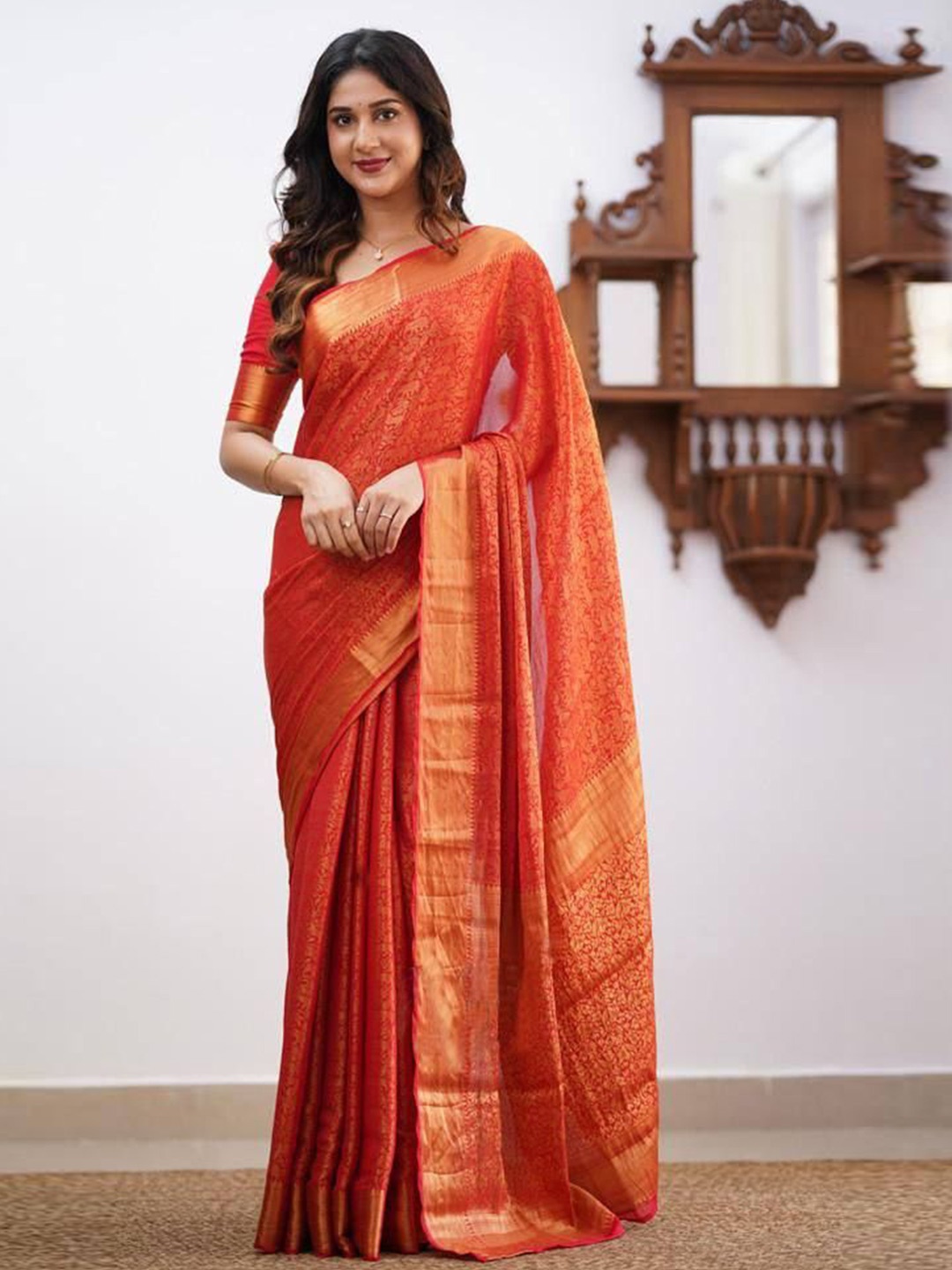 

Sanwariya Silk Ethnic Motifs Zari Kanjeevaram Saree, Red