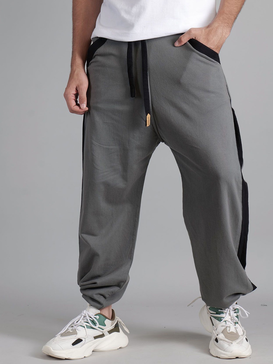 

BOMBAY TROOPER Loose-Fit Pure Cotton Track Pant, Grey