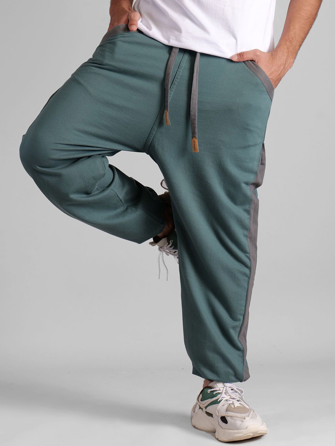 

BOMBAY TROOPER Men Loose Fit Pure Cotton Joggers Track Pant, Blue