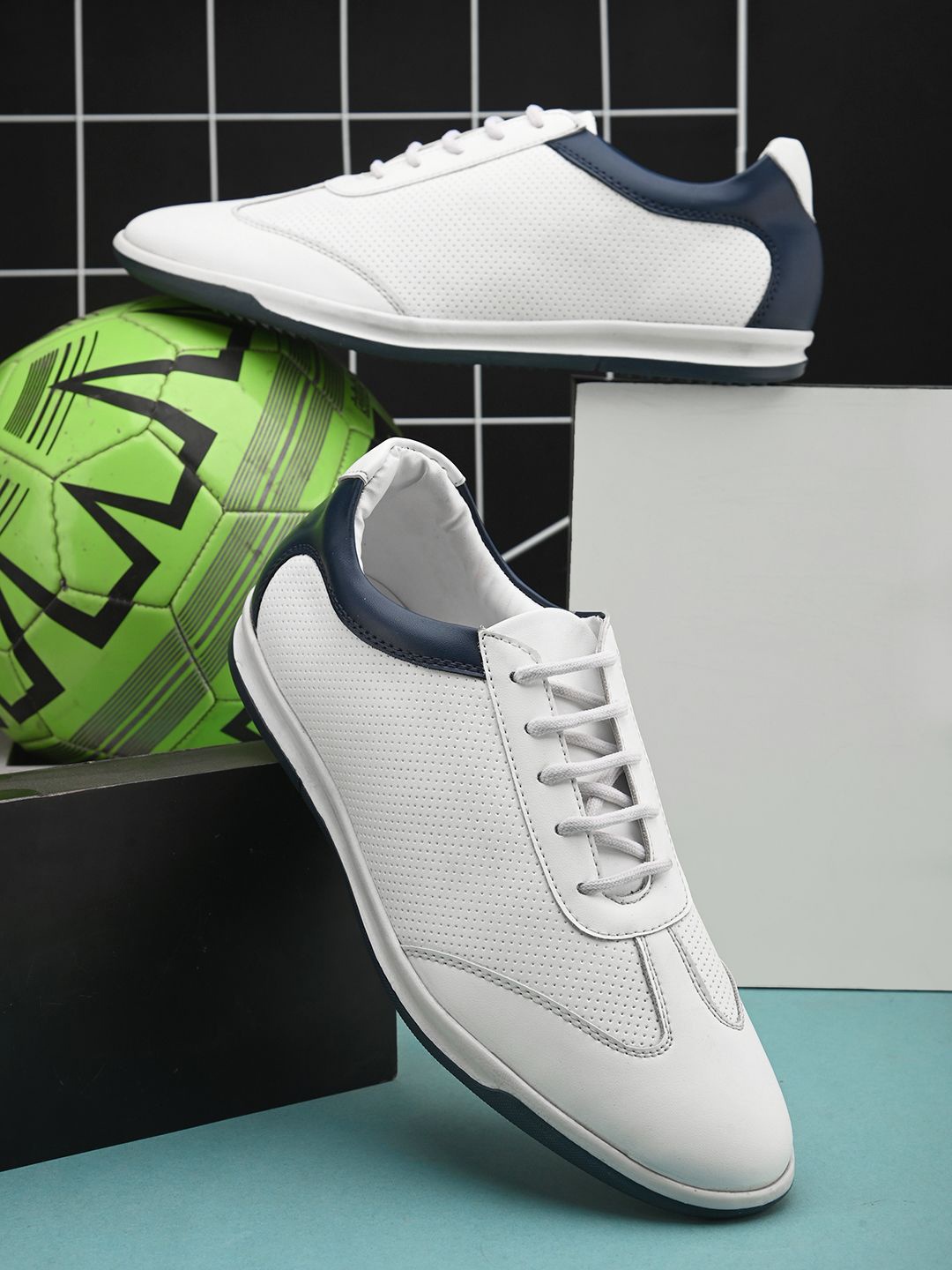 

Mast & Harbour Men Colourblocked Sneakers, White