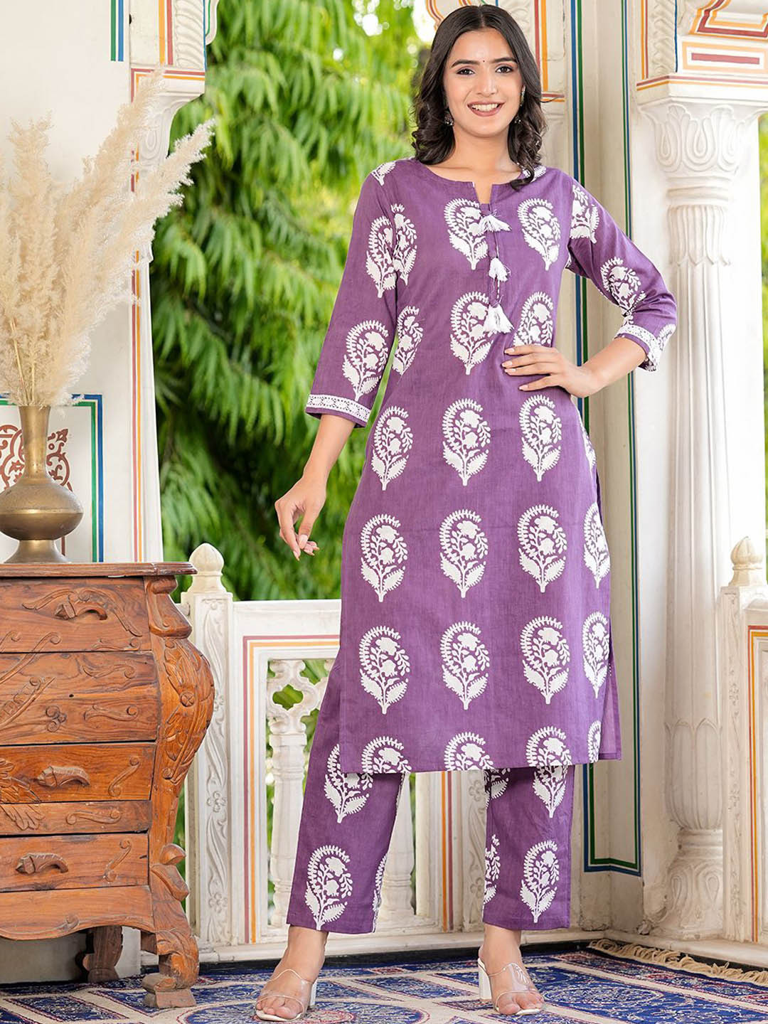 

Chandbaali Floral Printed Pure Cotton Straight Kurta With Trousers, Purple