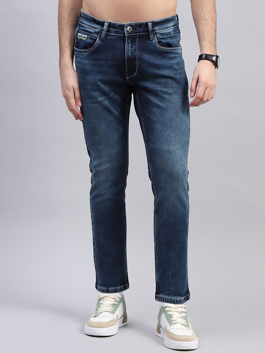 

Monte Carlo Men Slim Fit Light Fade Jeans, Blue