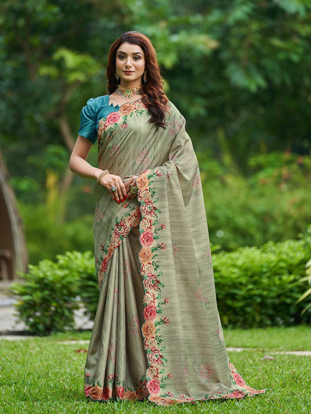 

Ishin Floral Embroidered Saree, Green