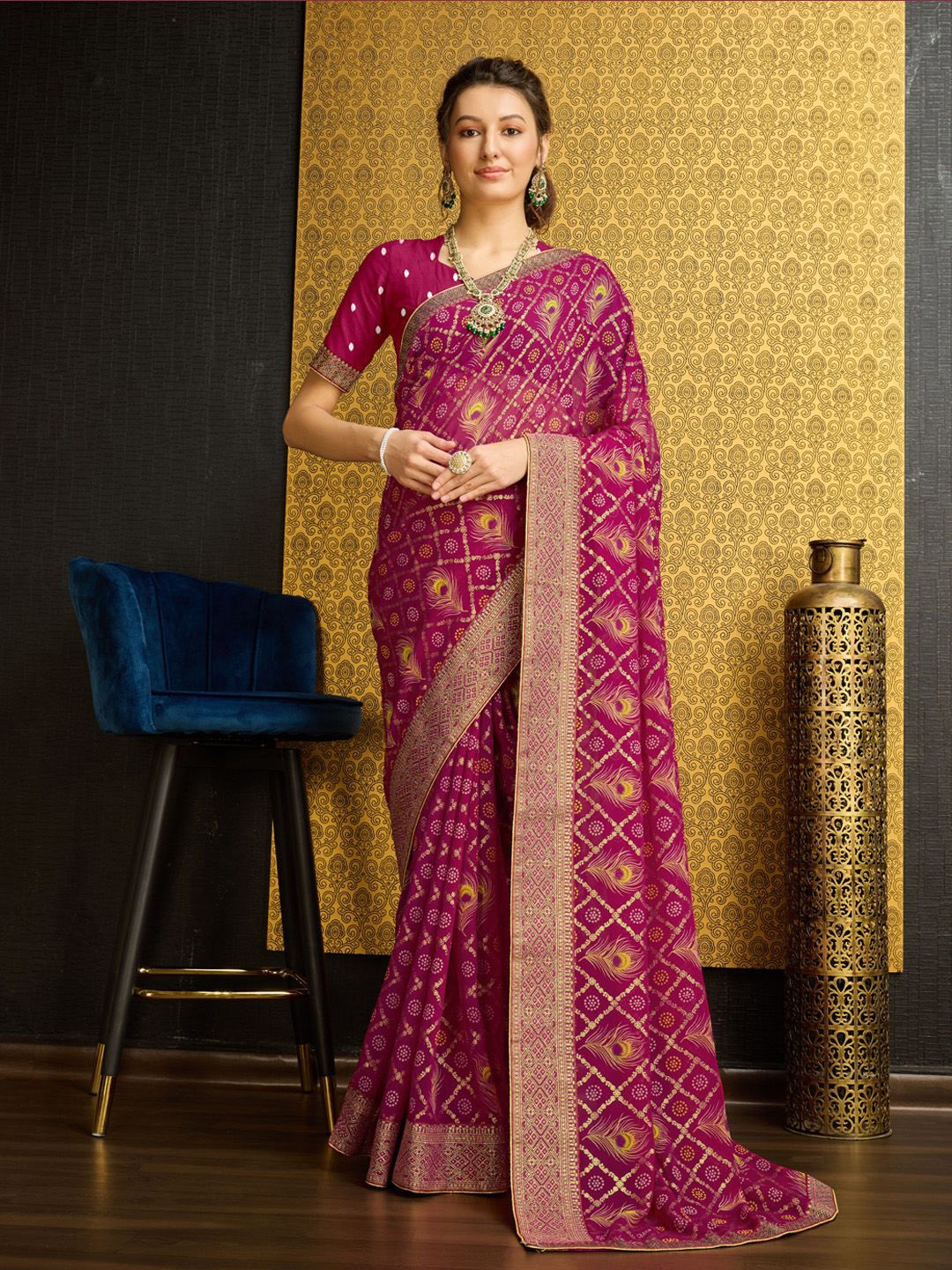 

Ishin Ethnic Motifs Printed Zari Saree, Fuchsia