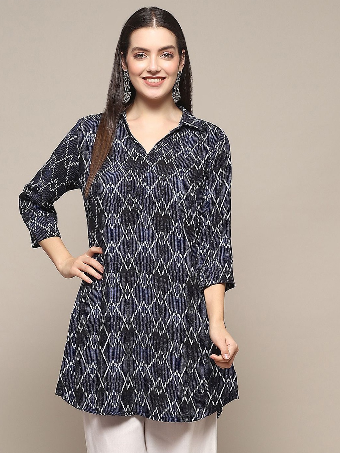 

Biba Geometric Printed Shirt Collar Kurti, Blue
