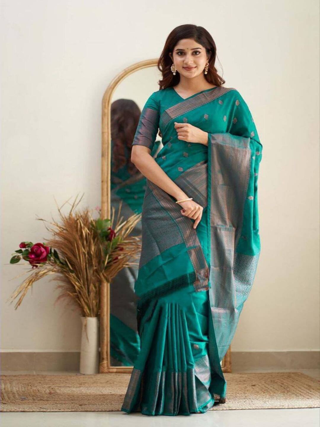 

Sanwariya Silk Woven Design Zari Kanjeevaram Saree, Teal