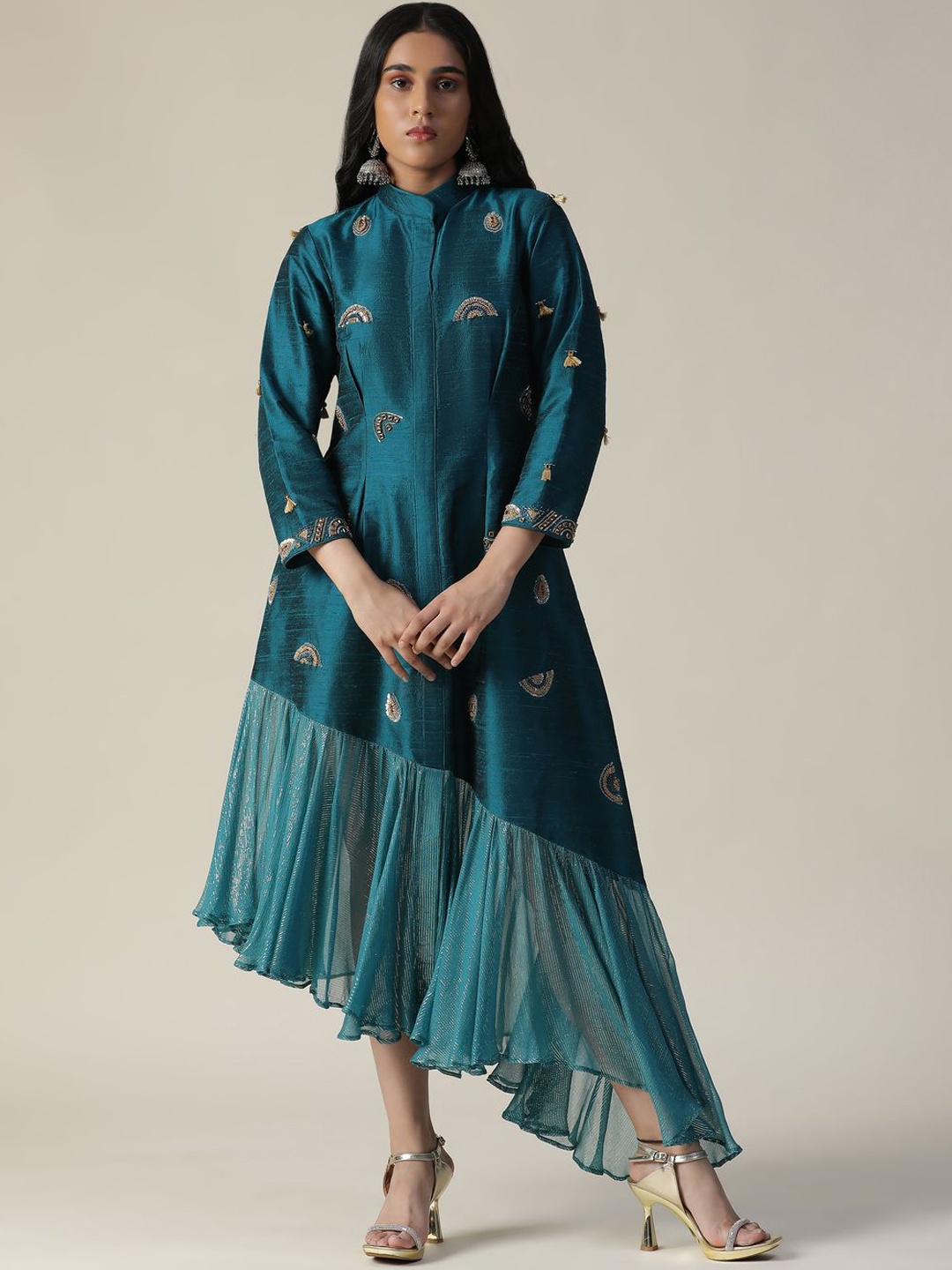 

ARPITA SULAKSHANA Paisley Yoke Design Layered Aari Work Raw A-Line Silk Kurta Set, Blue