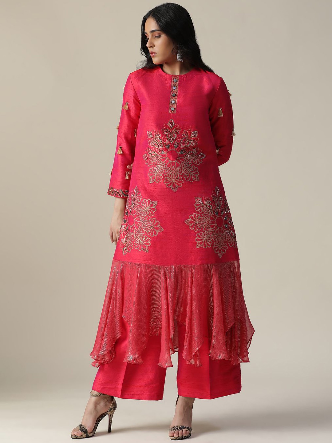 

ARPITA SULAKSHANA Floral Embroidered Raw Silk Kurta With Palazzos, Pink