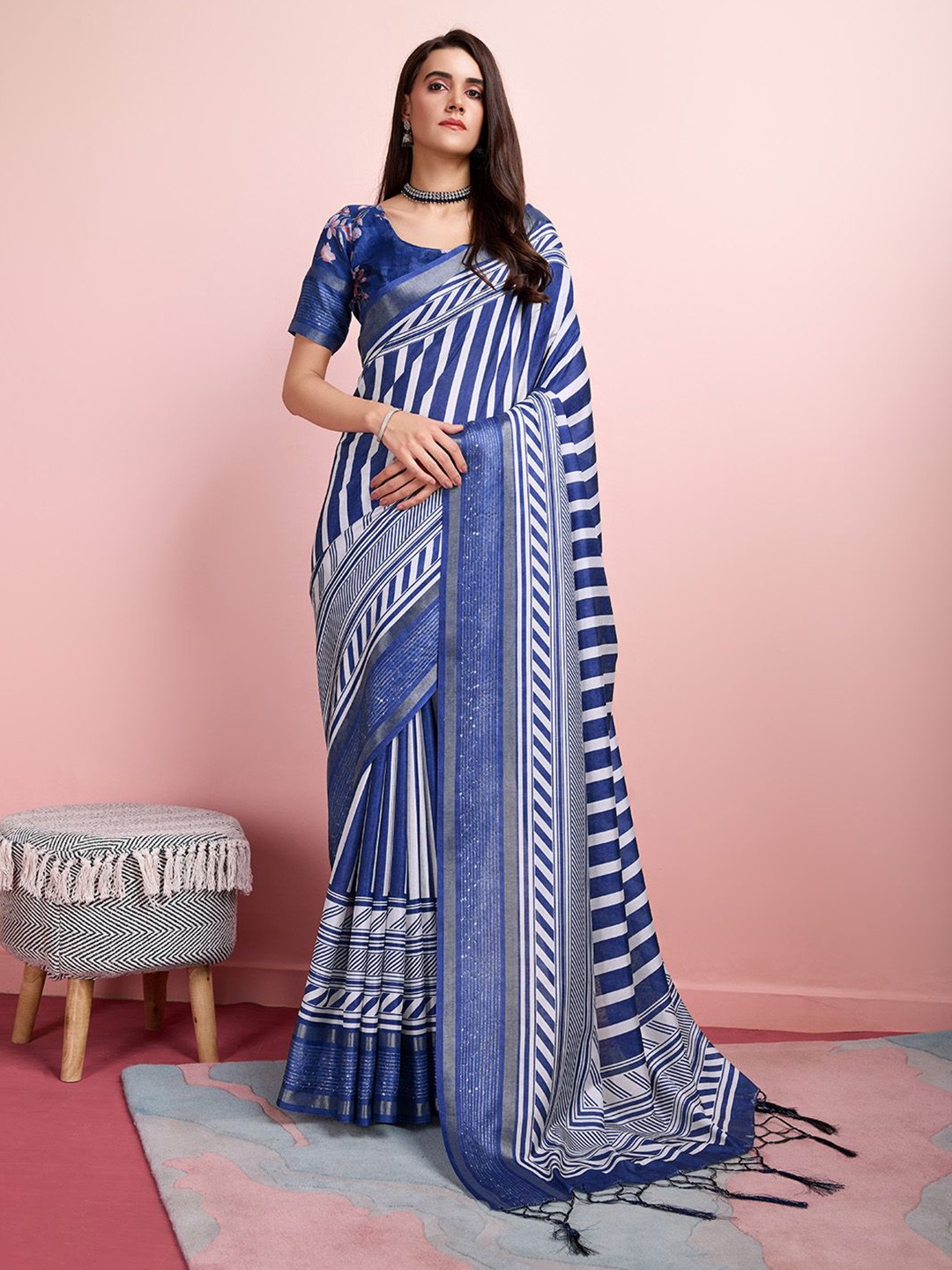 

Ishin Striped Sequinned Silk Blend Saree, Grey melange