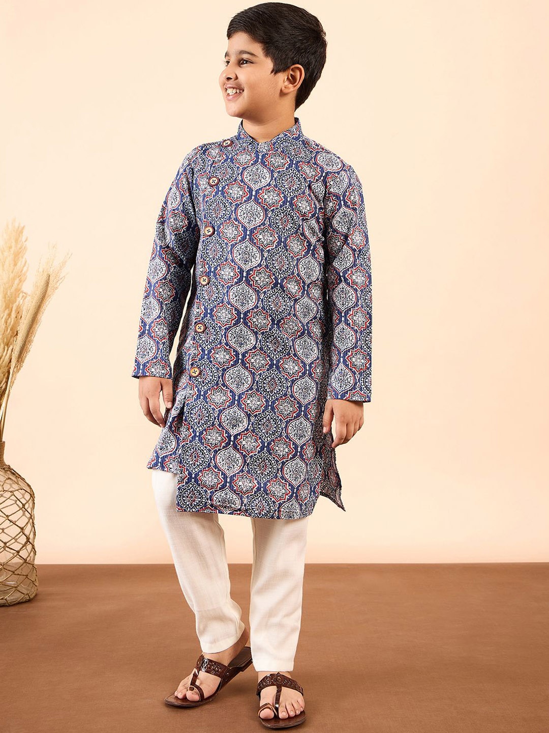 

Stylo Bug Boys Ethnic Motifs Printed Mandarin Collar Angrakha Kurta with Pyjamas, Blue