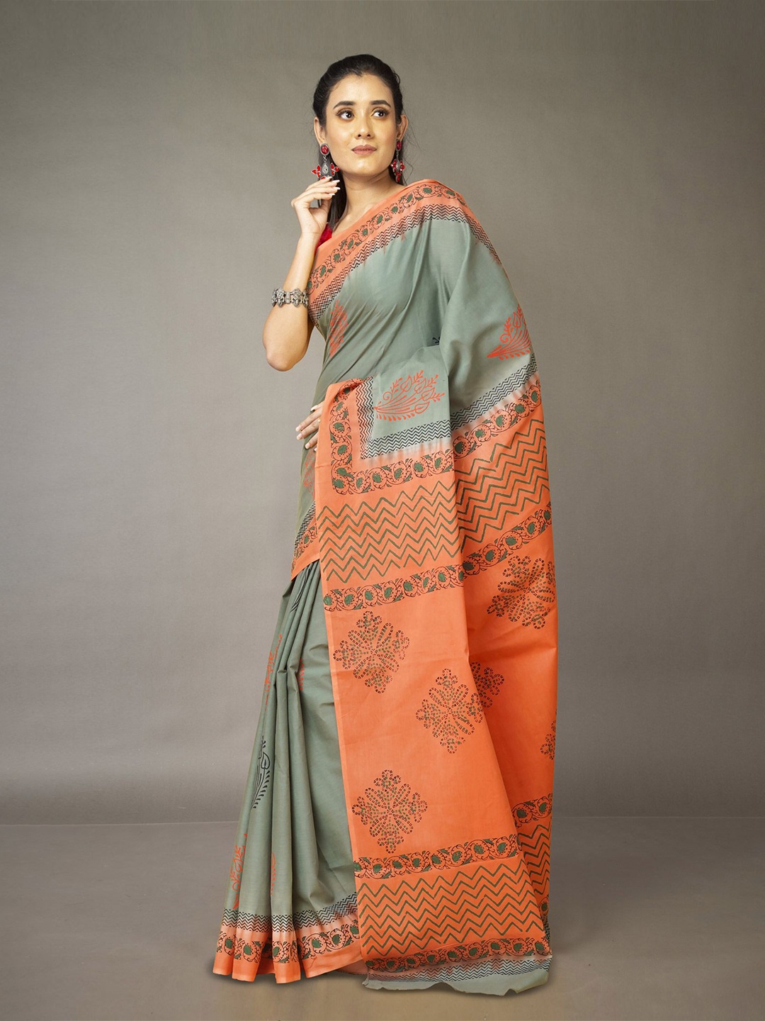 

Unnati Silks Ethnic Motifs Pure Cotton Handloom Block Print Saree, Green