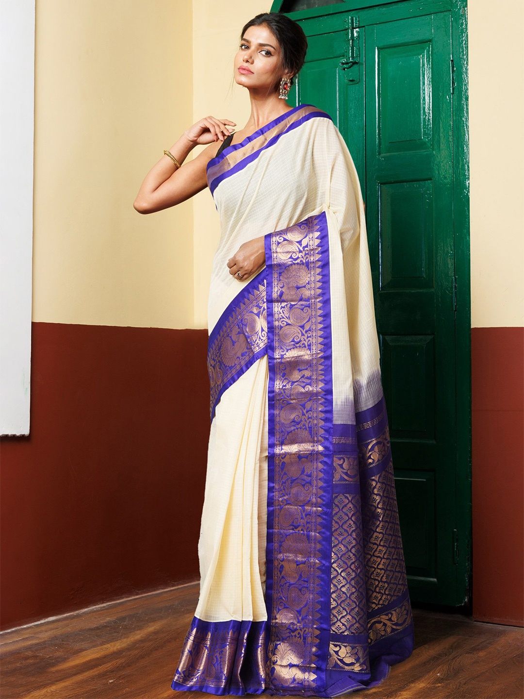 

Unnati Silks Zari Pure Cotton Handloom Gadwal Saree, Cream