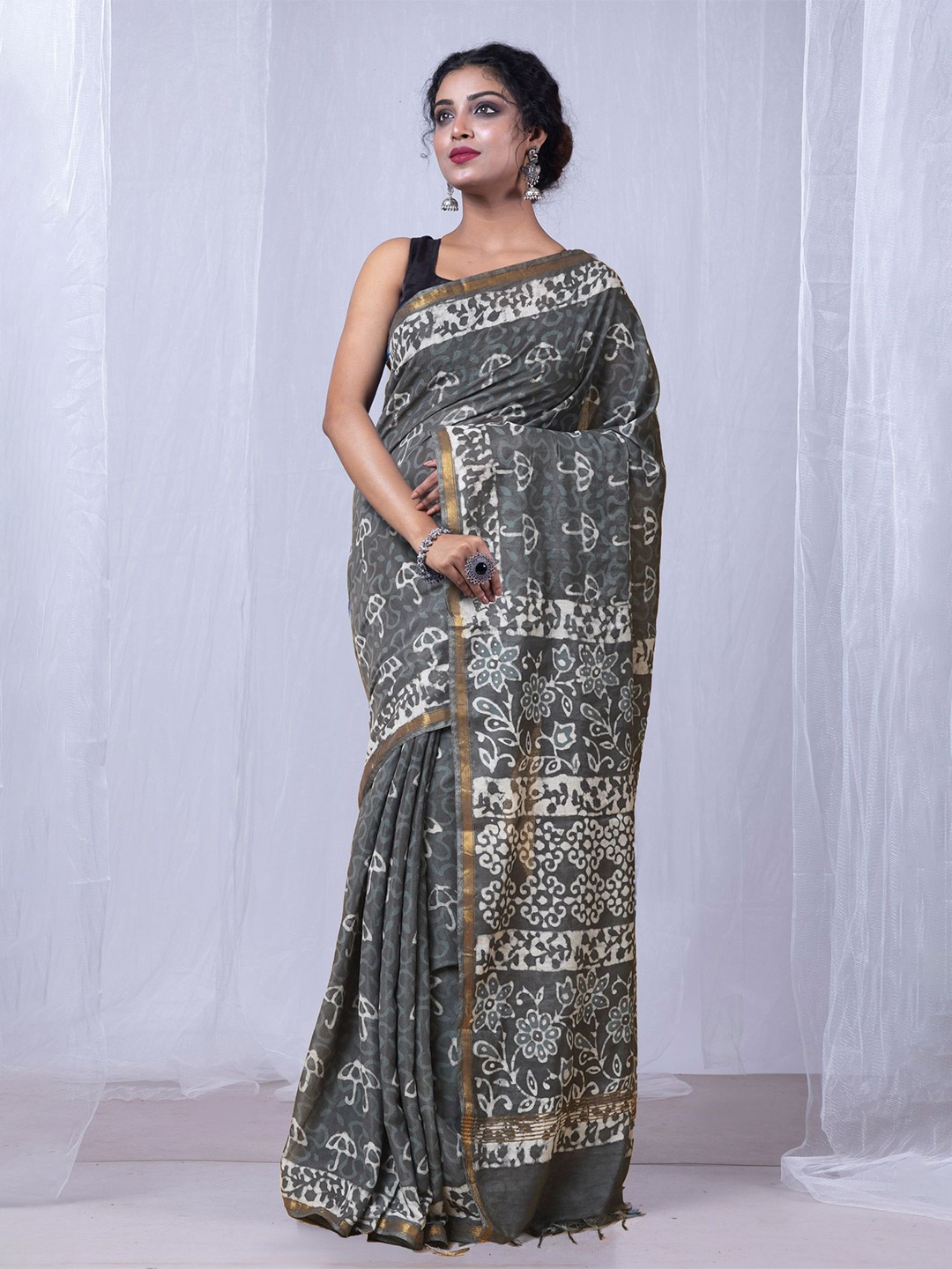 

Unnati Silks Dabu Printed Zari Handloom Chanderi Saree, Grey