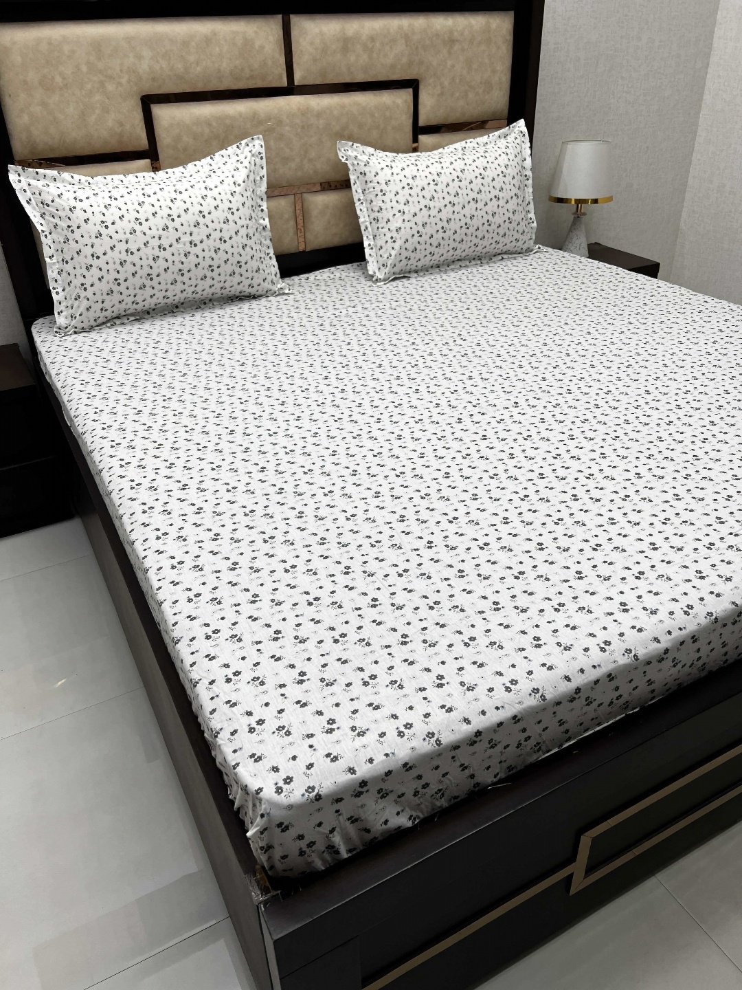 

Pure Decor Cotton King Size Fitted Double Bedsheet With 2 Pillow Covers 6 X 6.3 X 1 ft, White