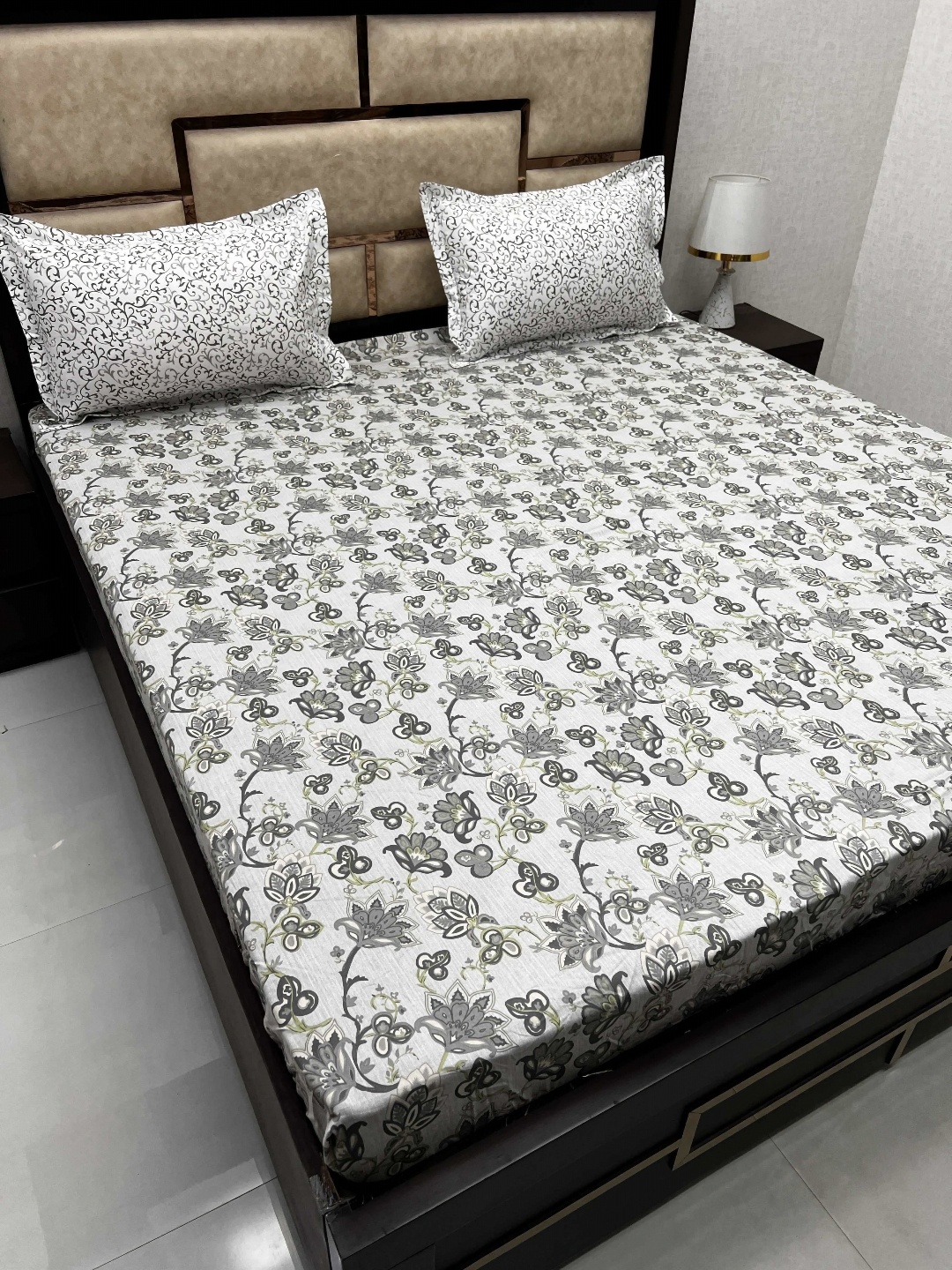 

Pure Decor Grey & White Floral Pure Cotton Fitted Bedsheet with 2 Pillow Covers