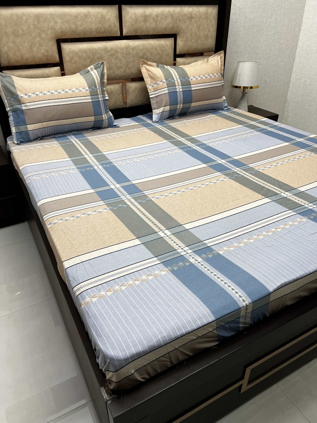

Pure Decor Blue Geometric Printed Pure Cotton Fitted King Bedsheet with 2 Pillow Covers