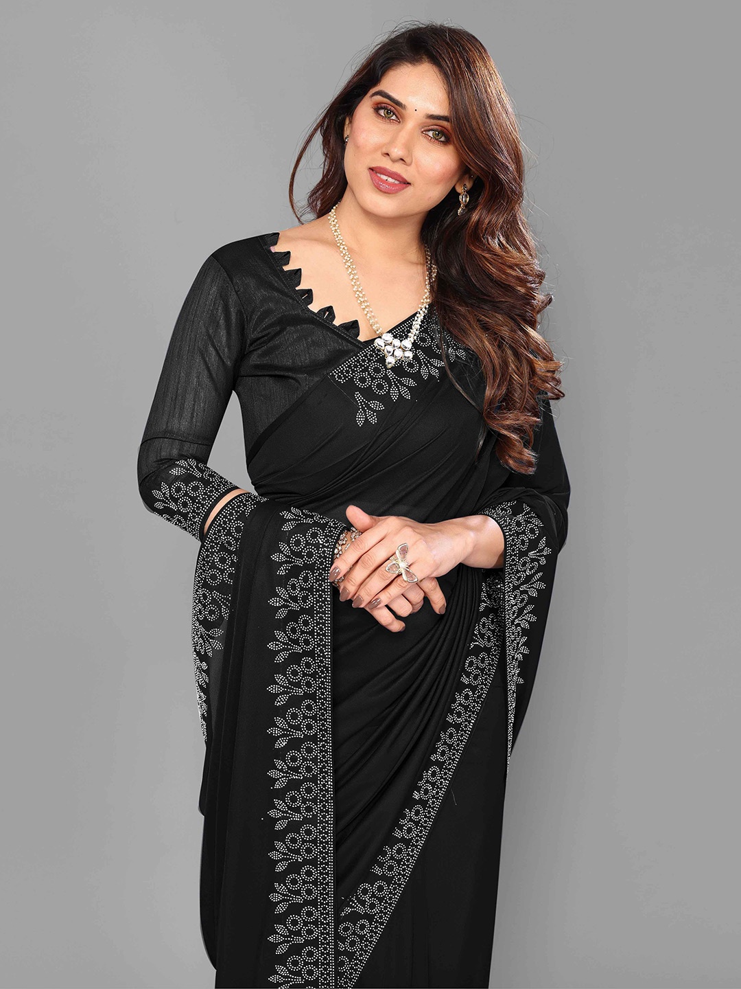 

ejoty fashion Ethnic Motif Embellished Saree with Blouse, Black