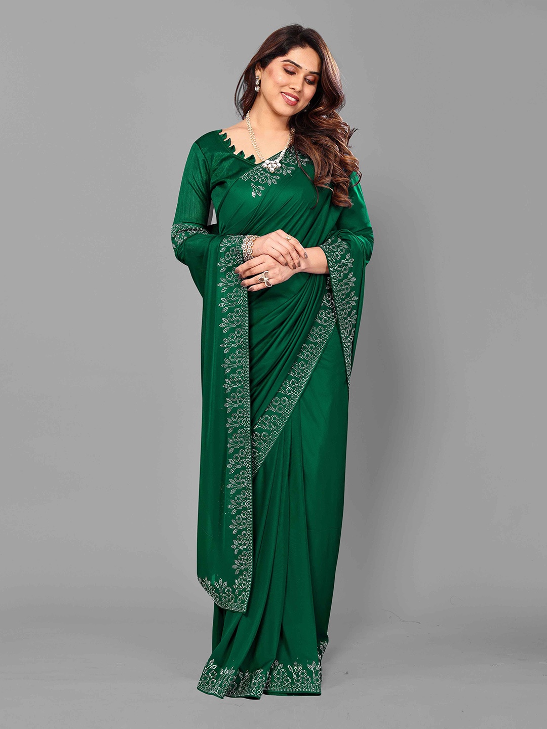 

ejoty fashion Beads and Stones Embellished Saree, Green