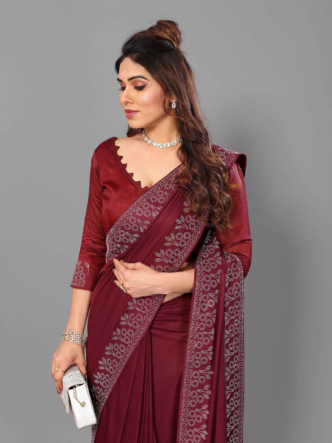 

ejoty fashion Ethnic Motif Embellished Saree with Blouse, Maroon