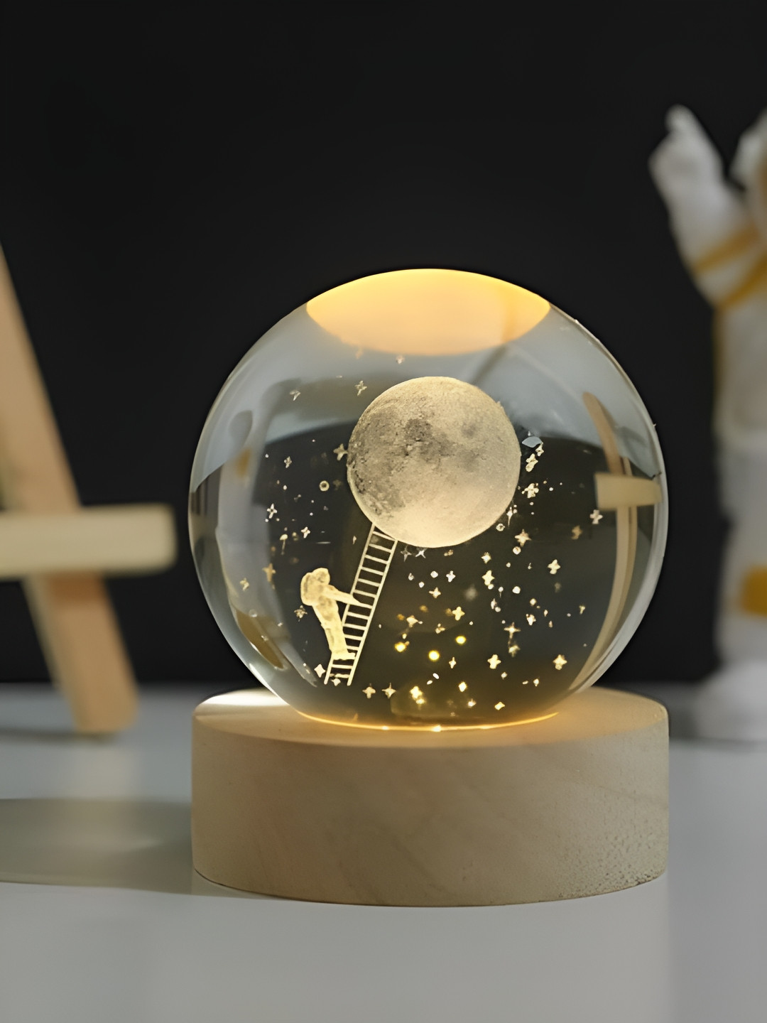 

XERGY White & Brown Contemporary Spherical 3D Crystal Ball Light With Wooden Base