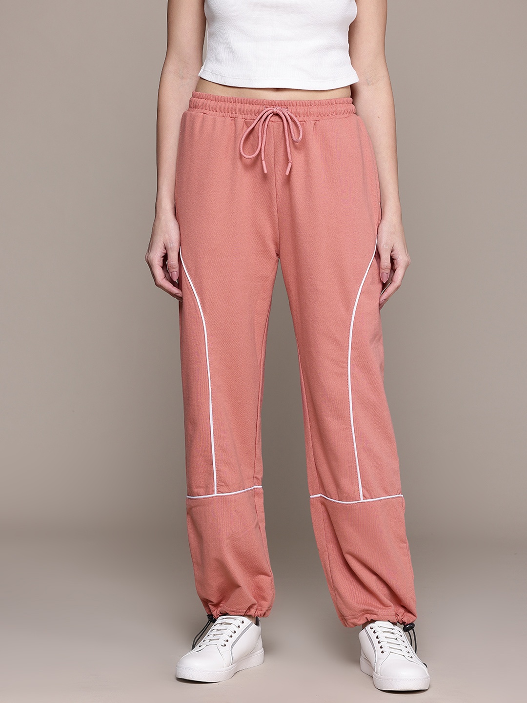 

The Roadster Lifestyle Co. Women Taped Detail Joggers, Pink