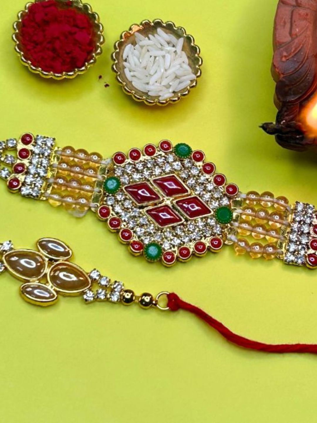 

LAIDA Shubh and Bharata Embellished Thread Rakhi With Roli Chawal, Gold