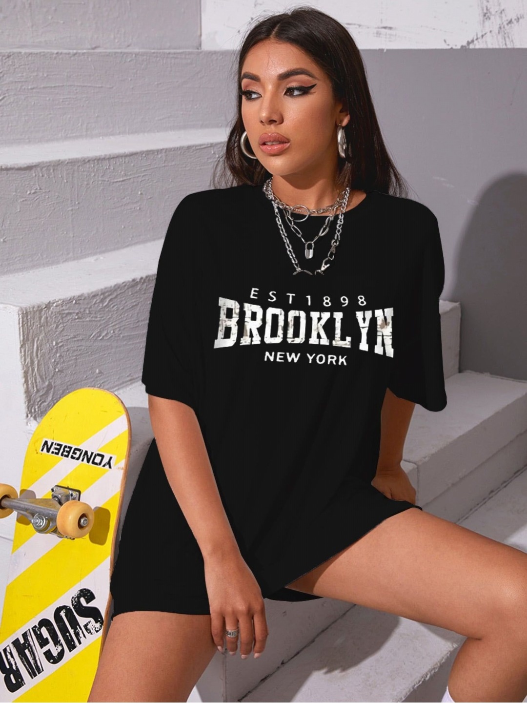 

TRENDY RABBIT Women Typography Printed Pockets T-shirt, Black